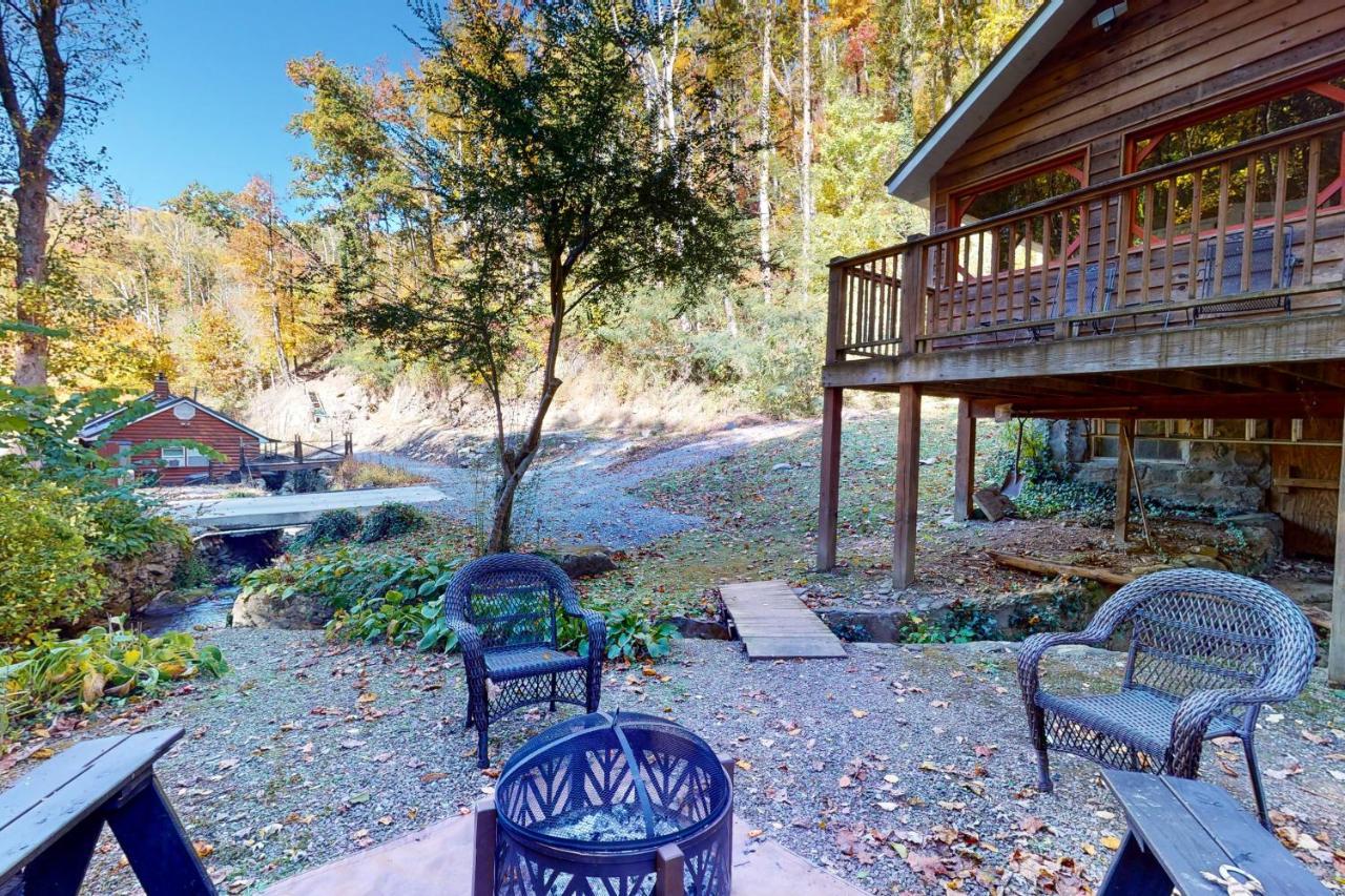 Tweeting Brook Villa Gatlinburg Eksteriør bilde